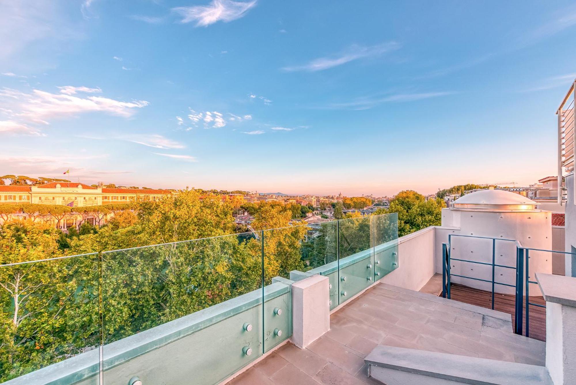 Skylife Tiber Luxury Penthouse Apartment Rome