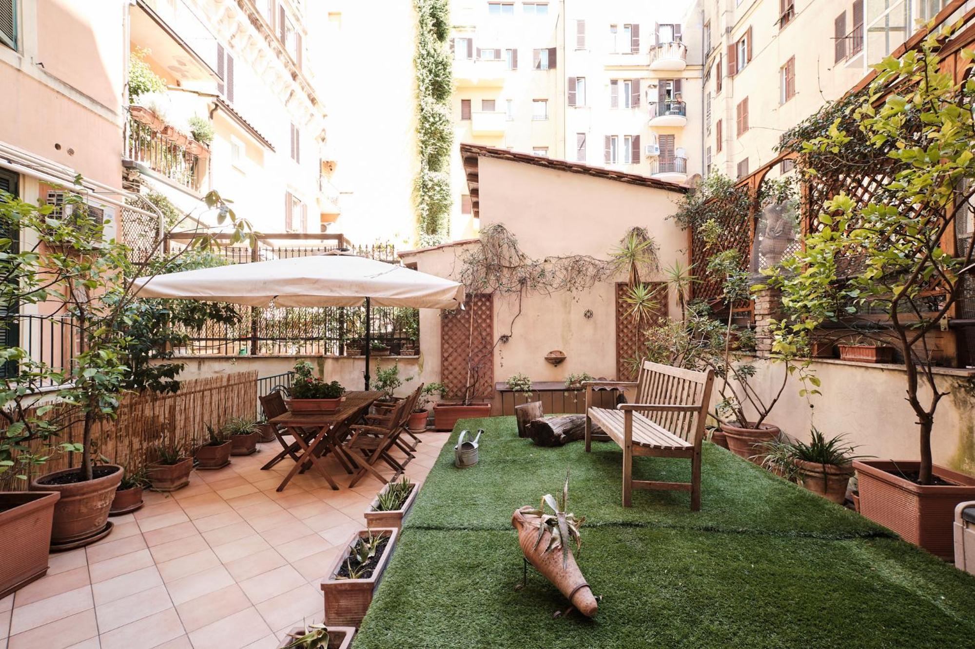 Colosseum 3 & 4 Bathrooms With Garden Apartment Rome