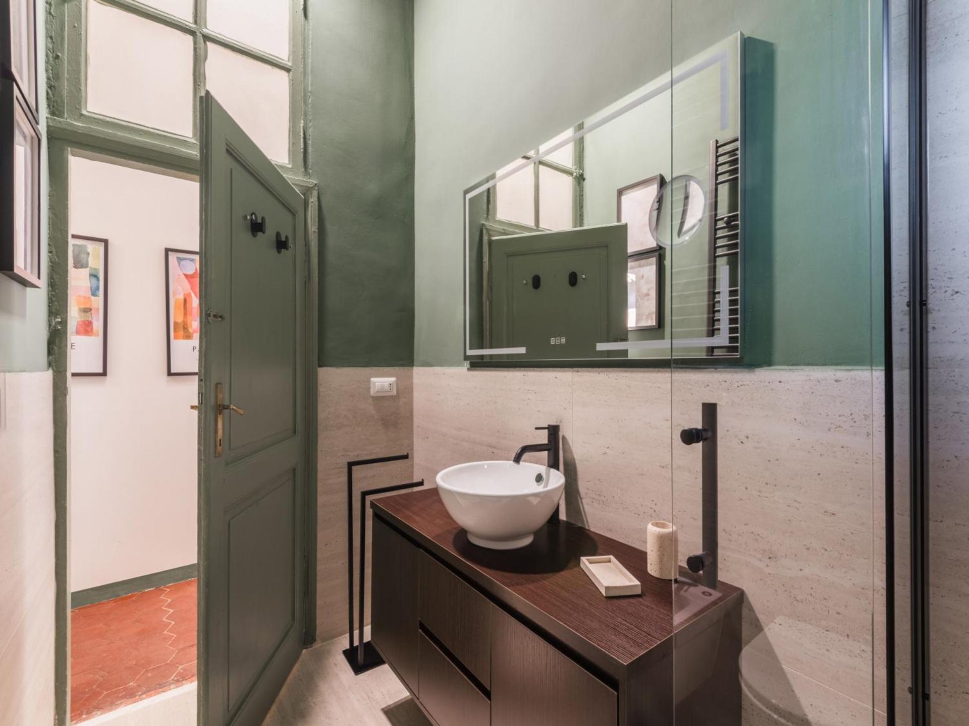 The Rent - Two-bedroom In Santa Maria Maggiore Apartment