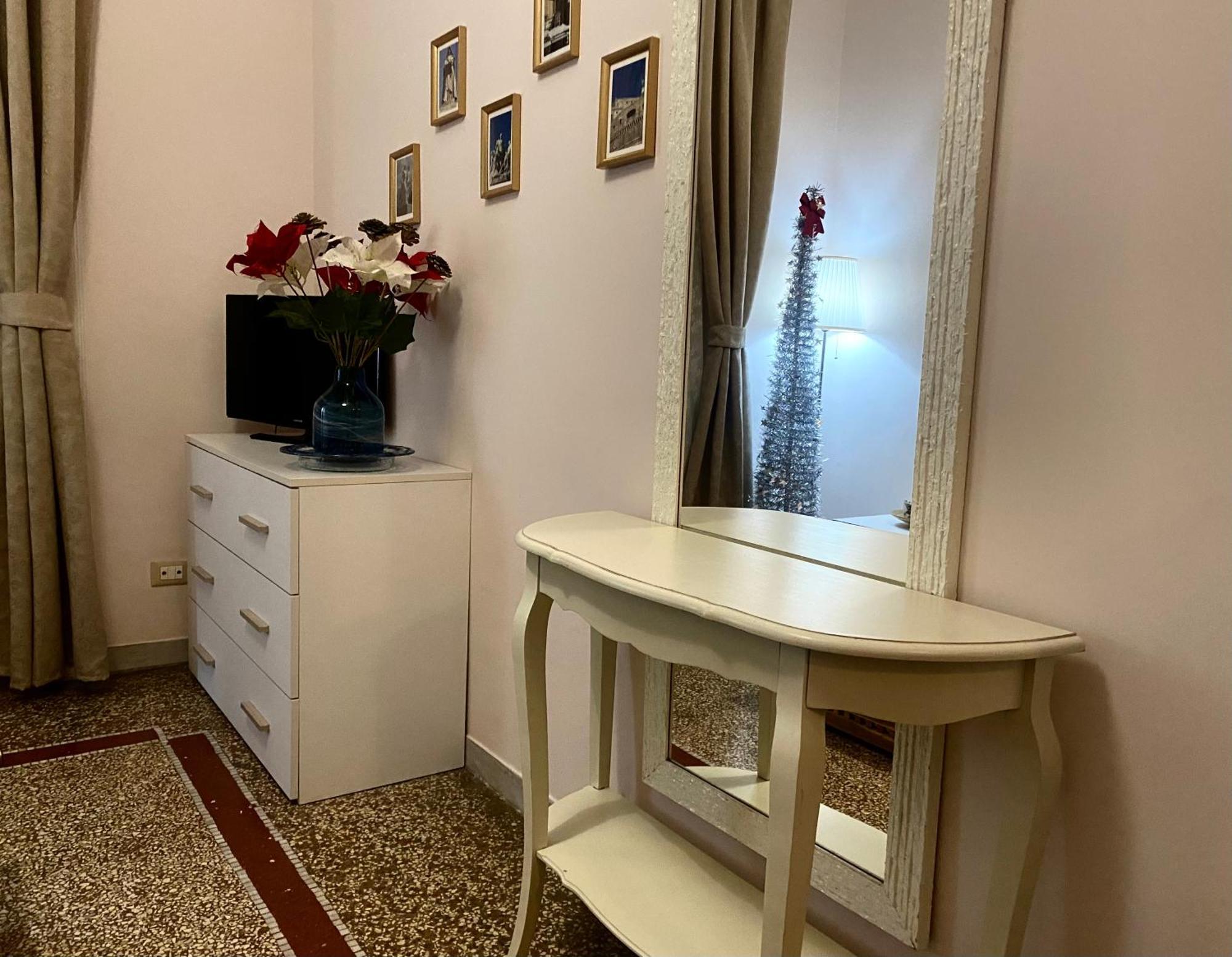 Emi House San Giovanni , Intero - 80 Mq Rome