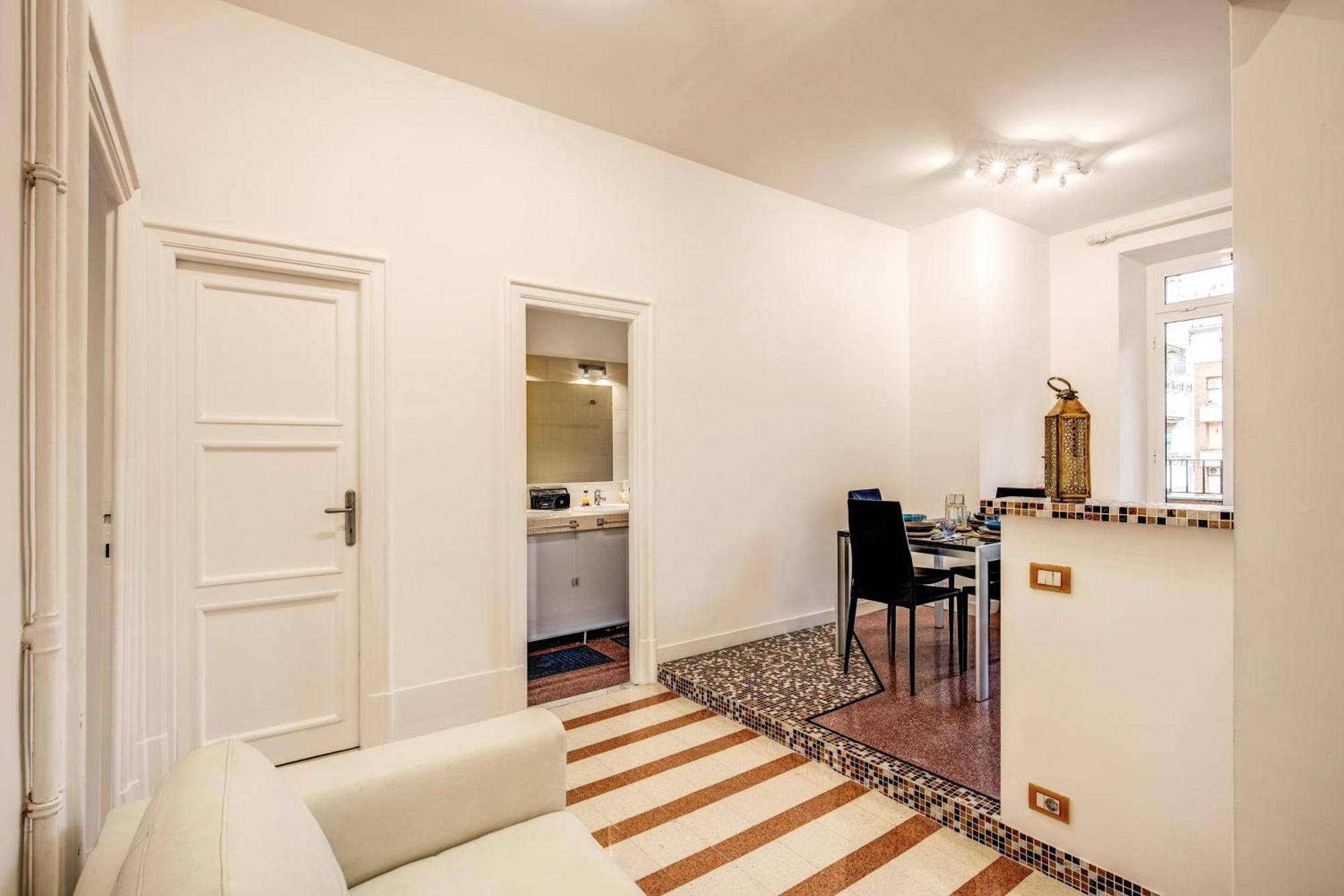 Vicino Basilica Di San Giovanni Apartment *