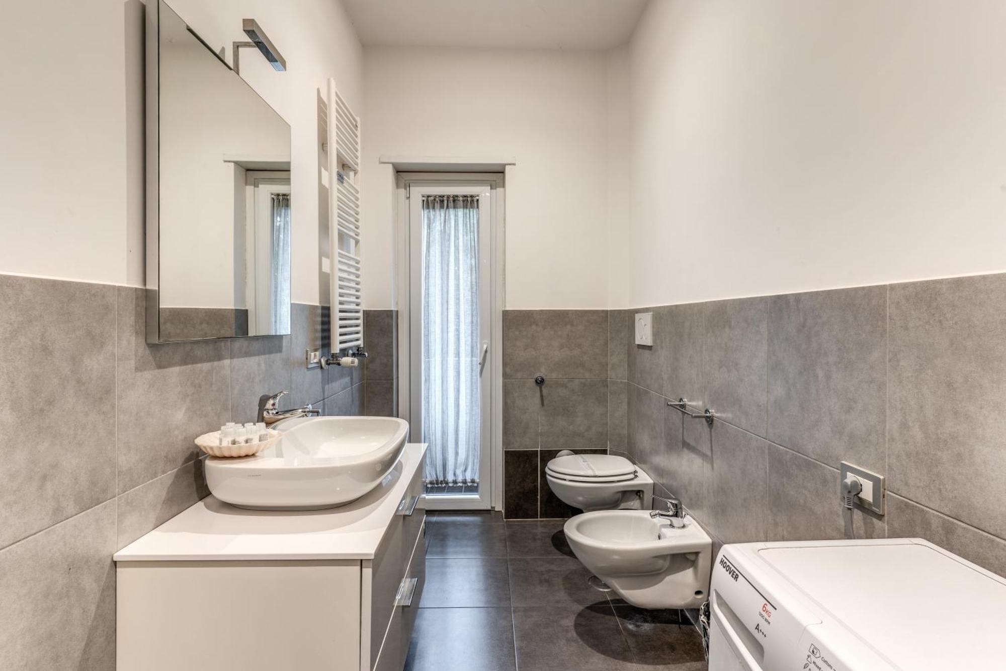 Romantic Piccolomini Lux