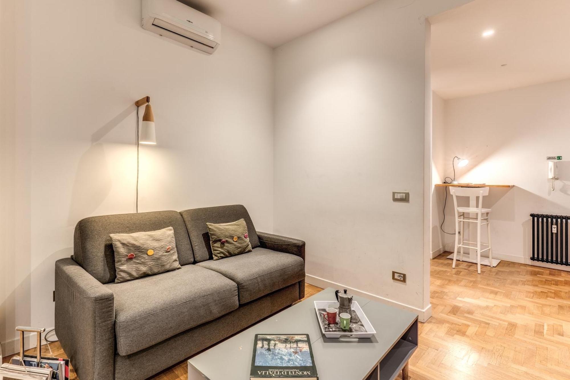 Romantic Piccolomini Lux