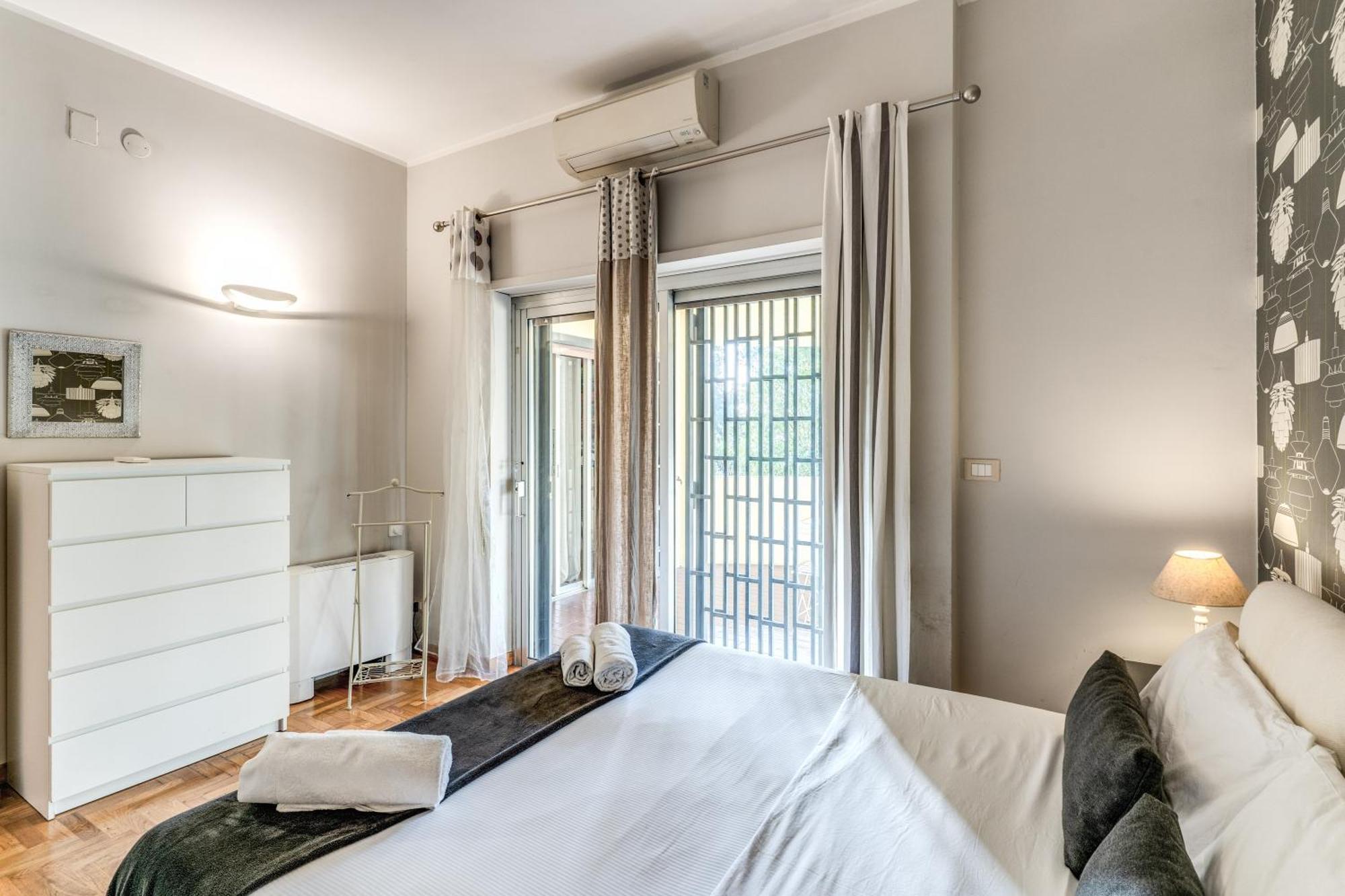 Romantic Piccolomini Lux Rome