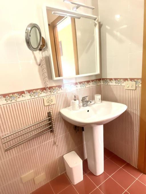 Golden Valley House 4-8 Pax - Box Auto Metro B1 Conca D'oro Treno Val D'ala *