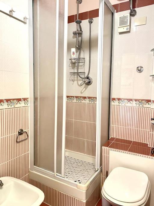Golden Valley House 4-8 Pax - Box Auto Metro B1 Conca D'oro Treno Val D'ala Rome