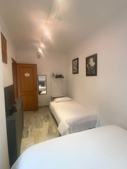Apartment Golden Valley House 4-8 Pax - Box Auto Metro B1 Conca D'oro Treno Val D'ala Rome