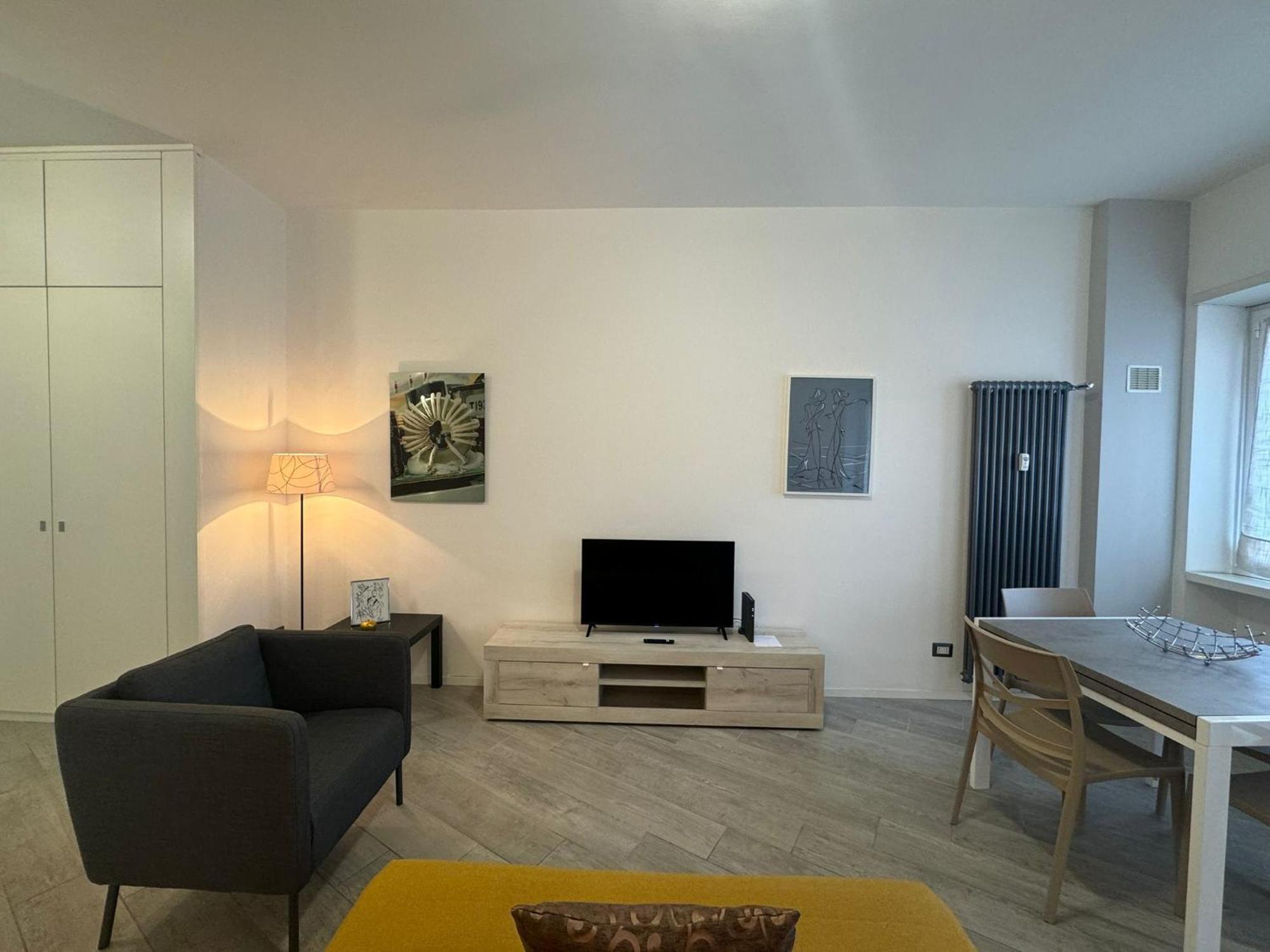 Urban Oasis Near Appia Antica Park Apartment