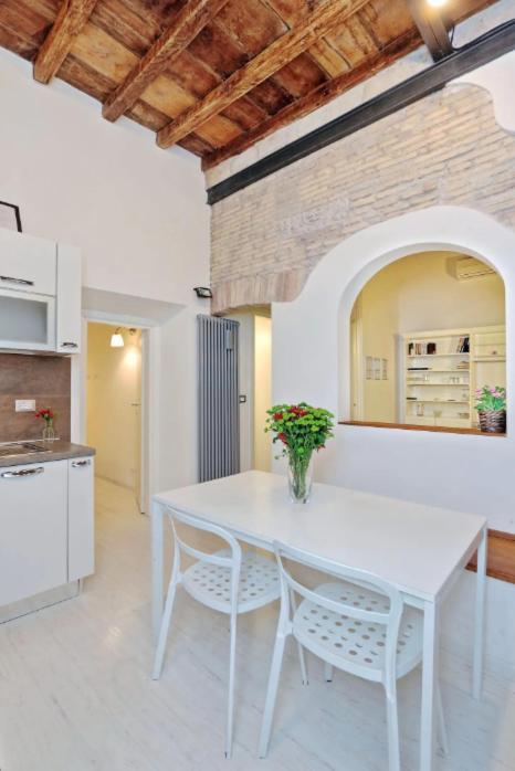 Campo De Fiori Charm Apartment *