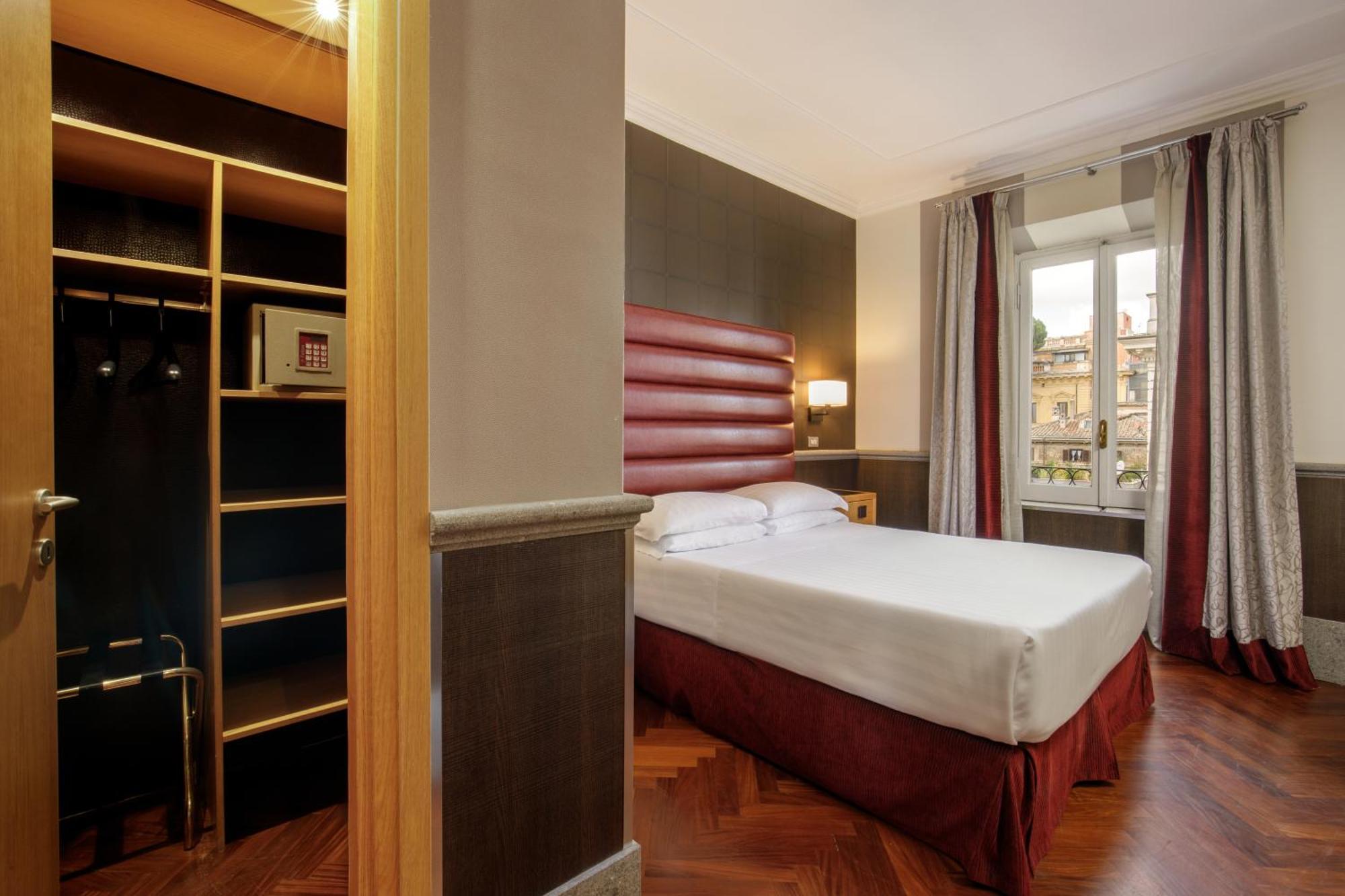 Royal Court Hotel