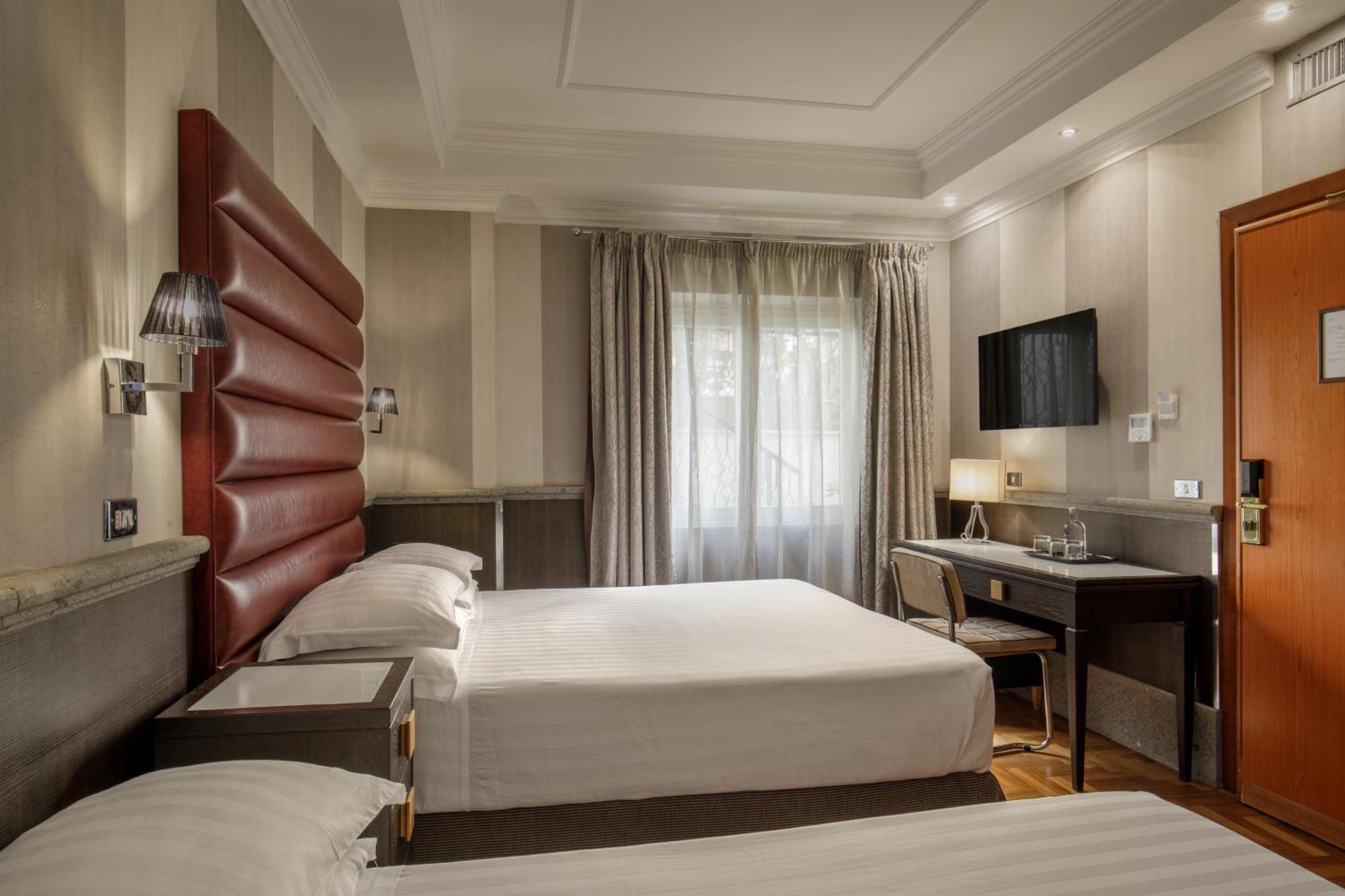 Royal Court 4*