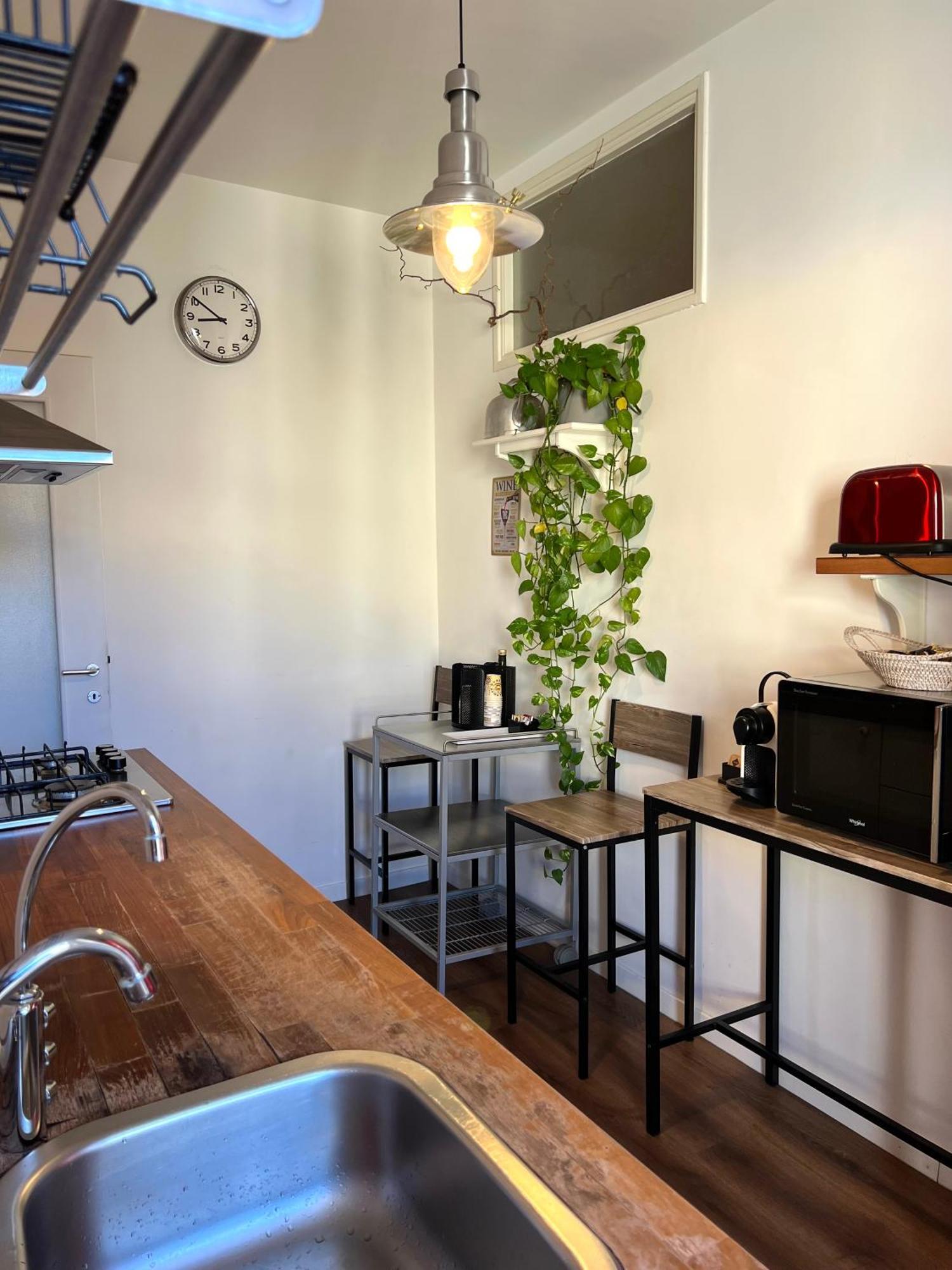 Eufonia Vinyl Friendly Apartment