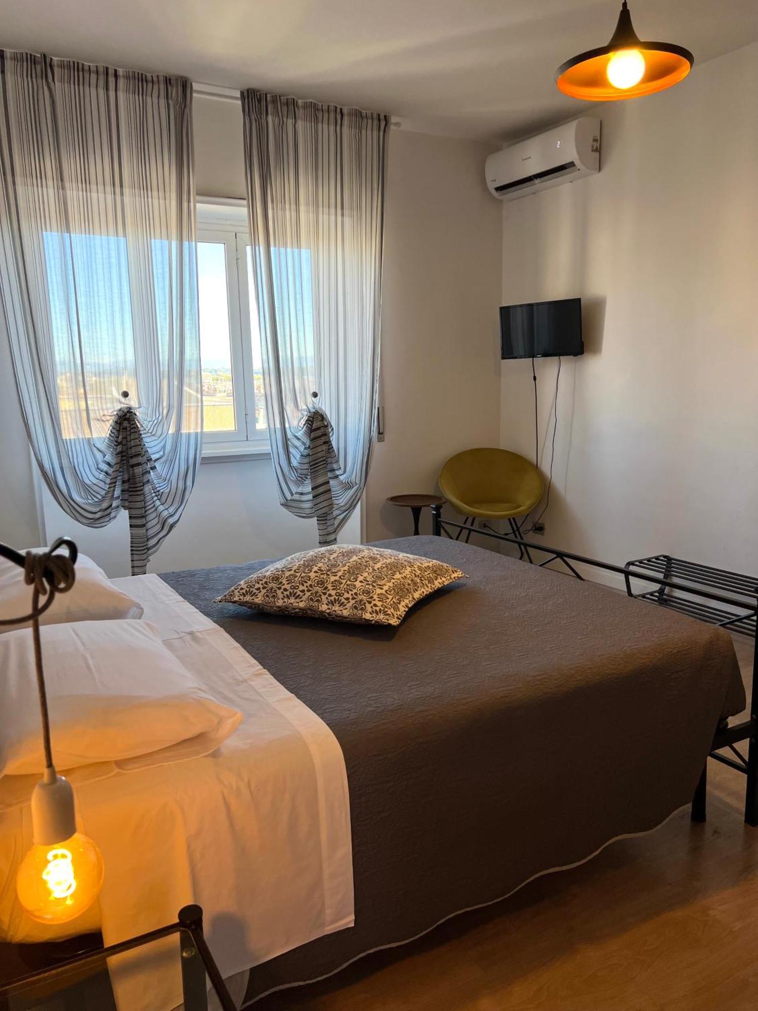 Apartment Eufonia Vinyl Friendly