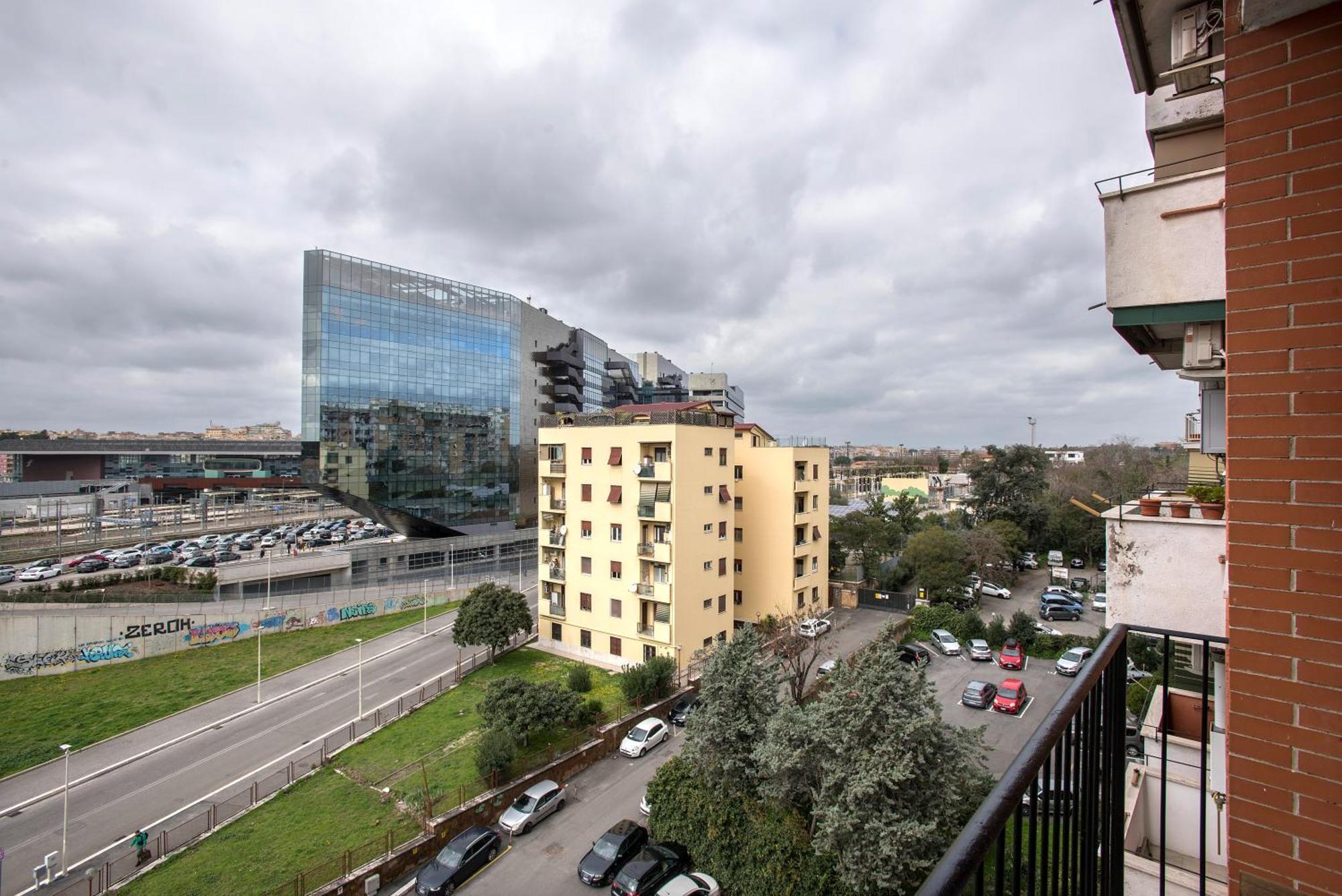 Stylish & Cozy - 5 Star Location- Balcony - View Vakantiehuis *