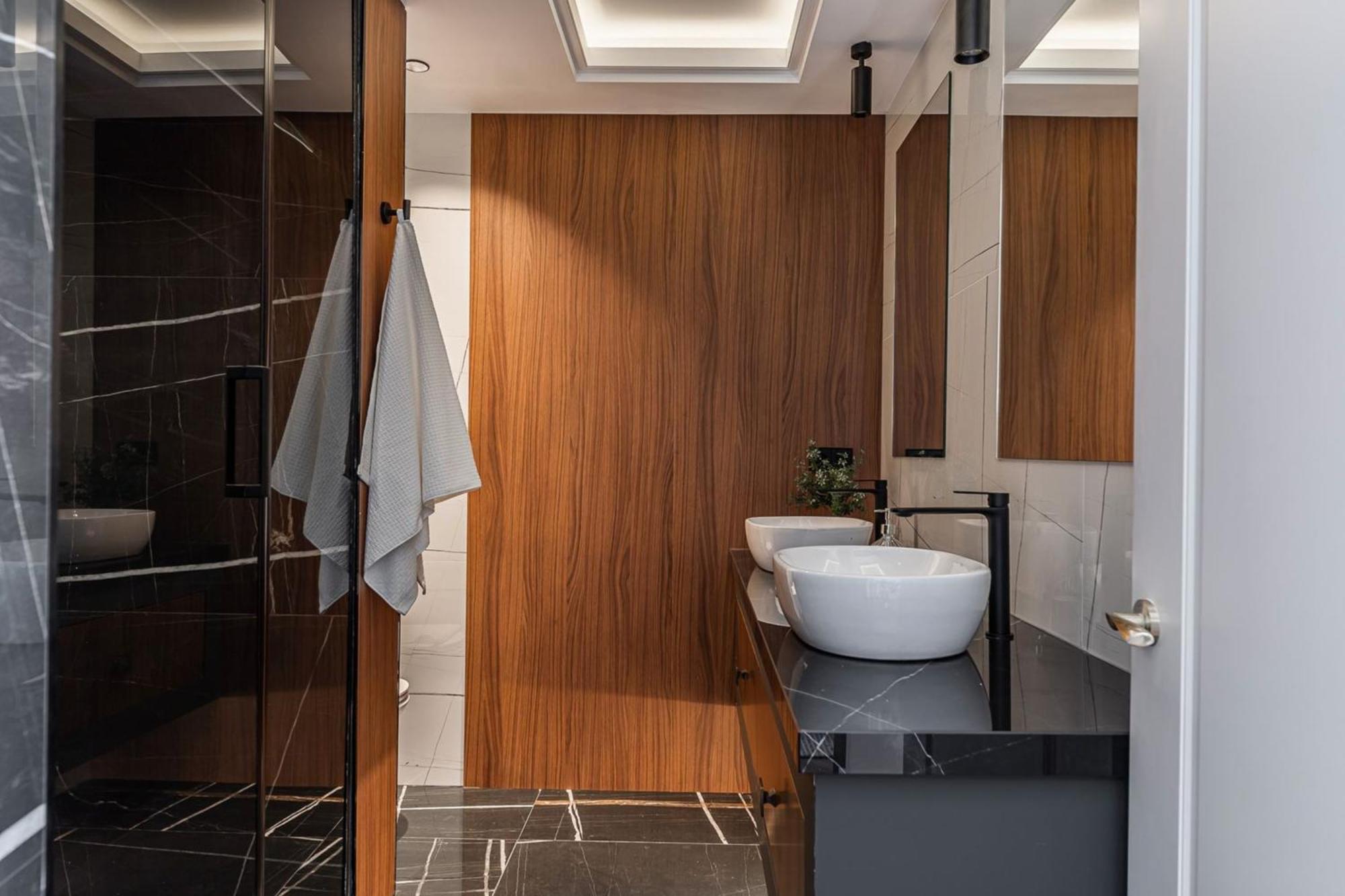 Elegant Manor Staycation Escape *