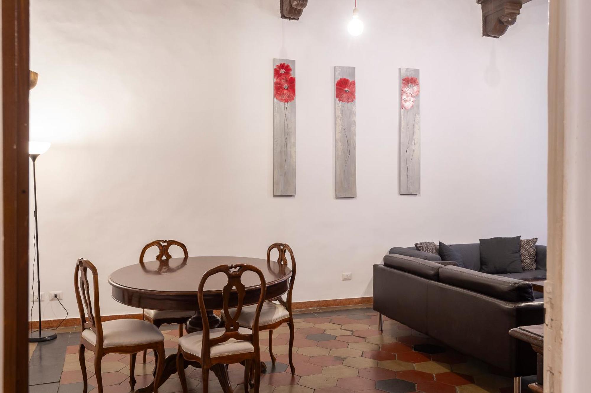 Piazza Navona Charming Large Apartment Rome