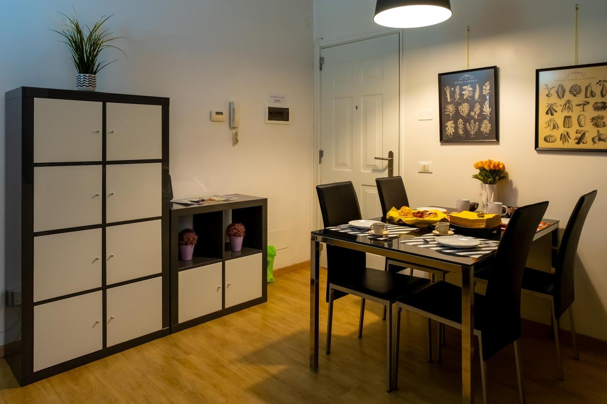 Palestro Apartment *