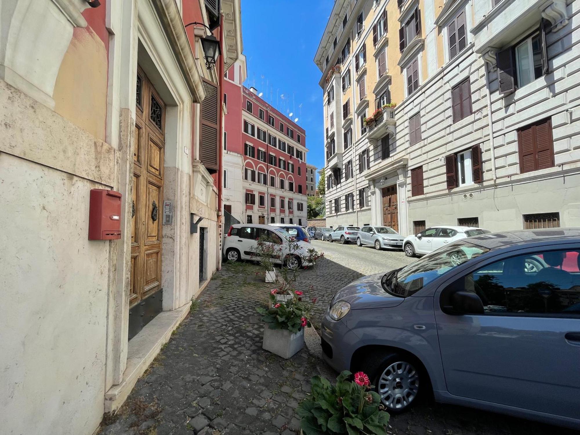 Iside At Colosseum -2 Bedrooms 2 Bathrooms * Rome