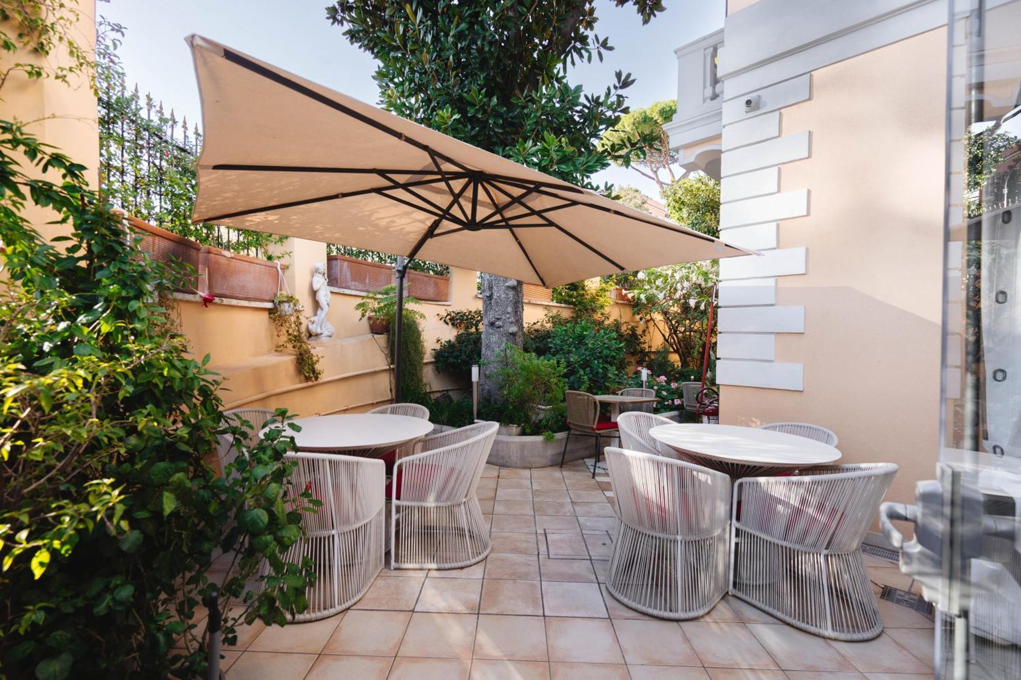 Hotel Sourire 3*