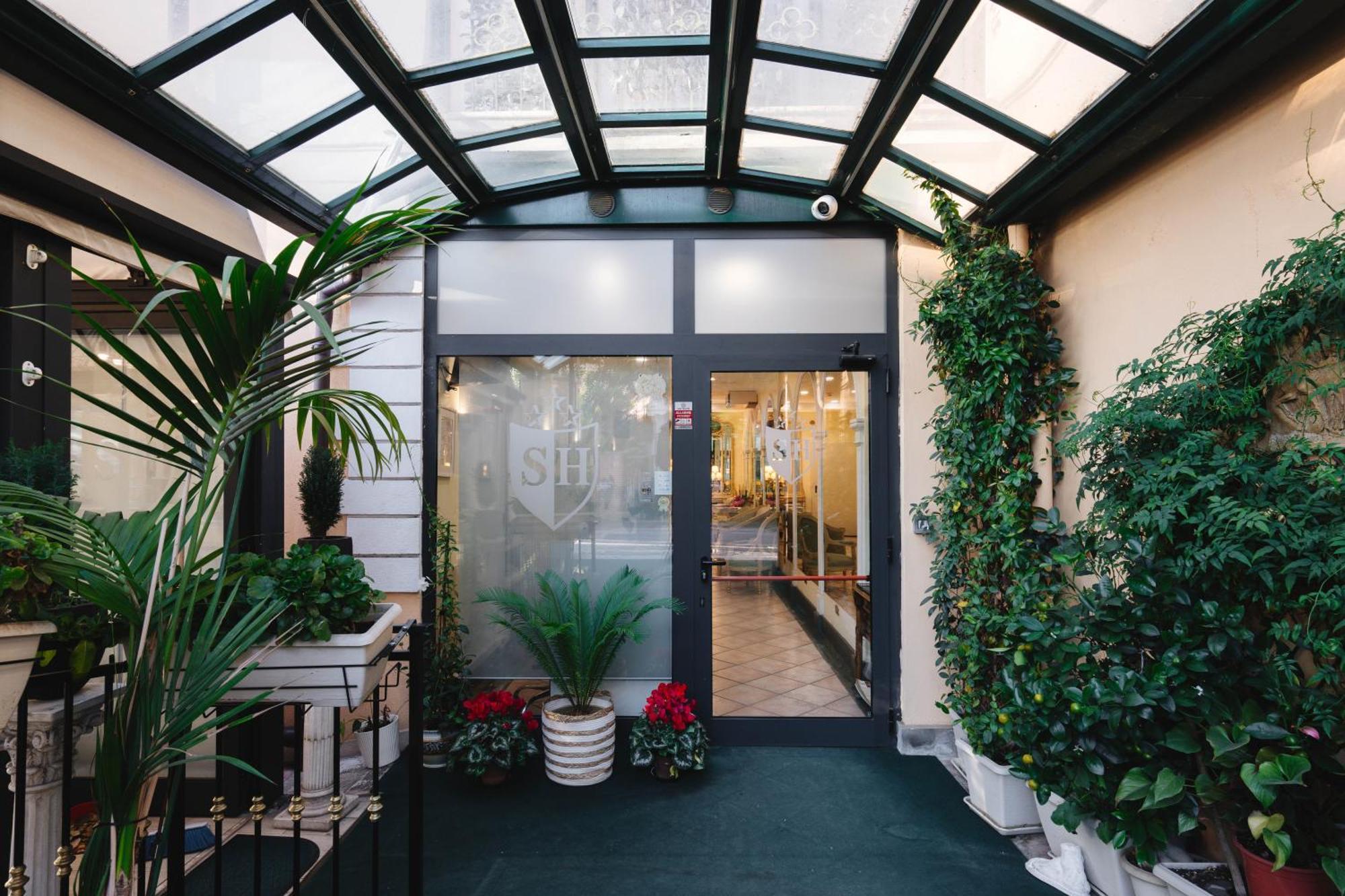 Sourire Hotel 3*
