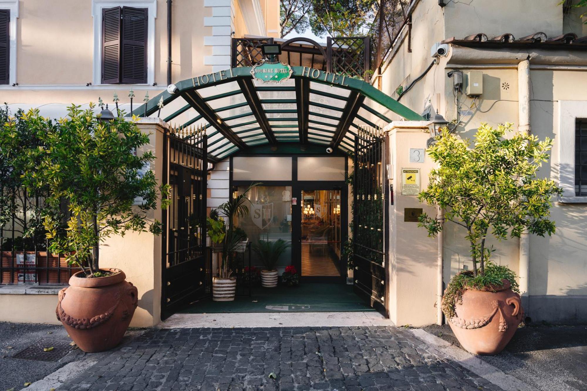 Hotel Sourire 3*