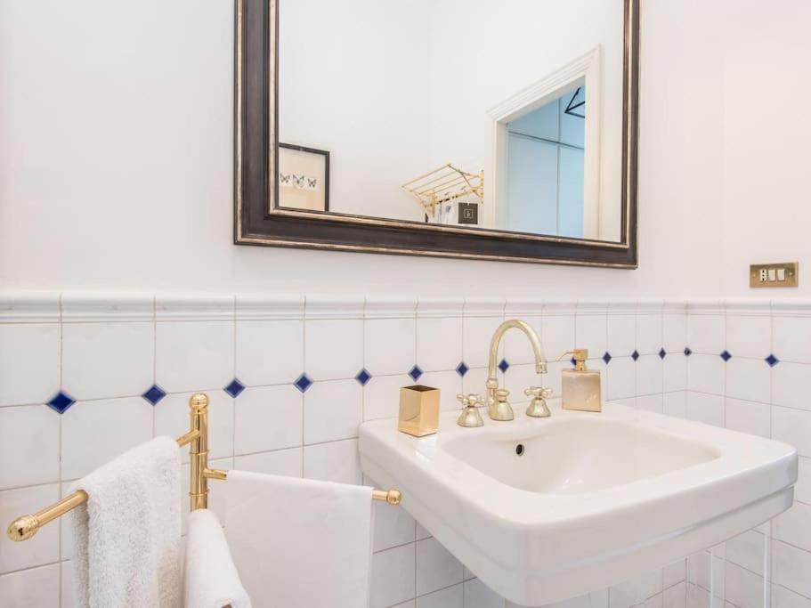 Luxury Spanish Steps Terrace Apartment *