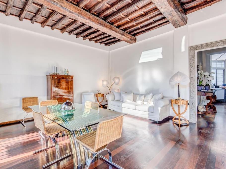 Luxury Spanish Steps Terrace Apartment Rome
