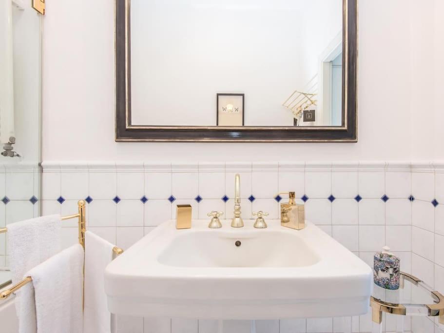 Luxury Spanish Steps Terrace Apartment *