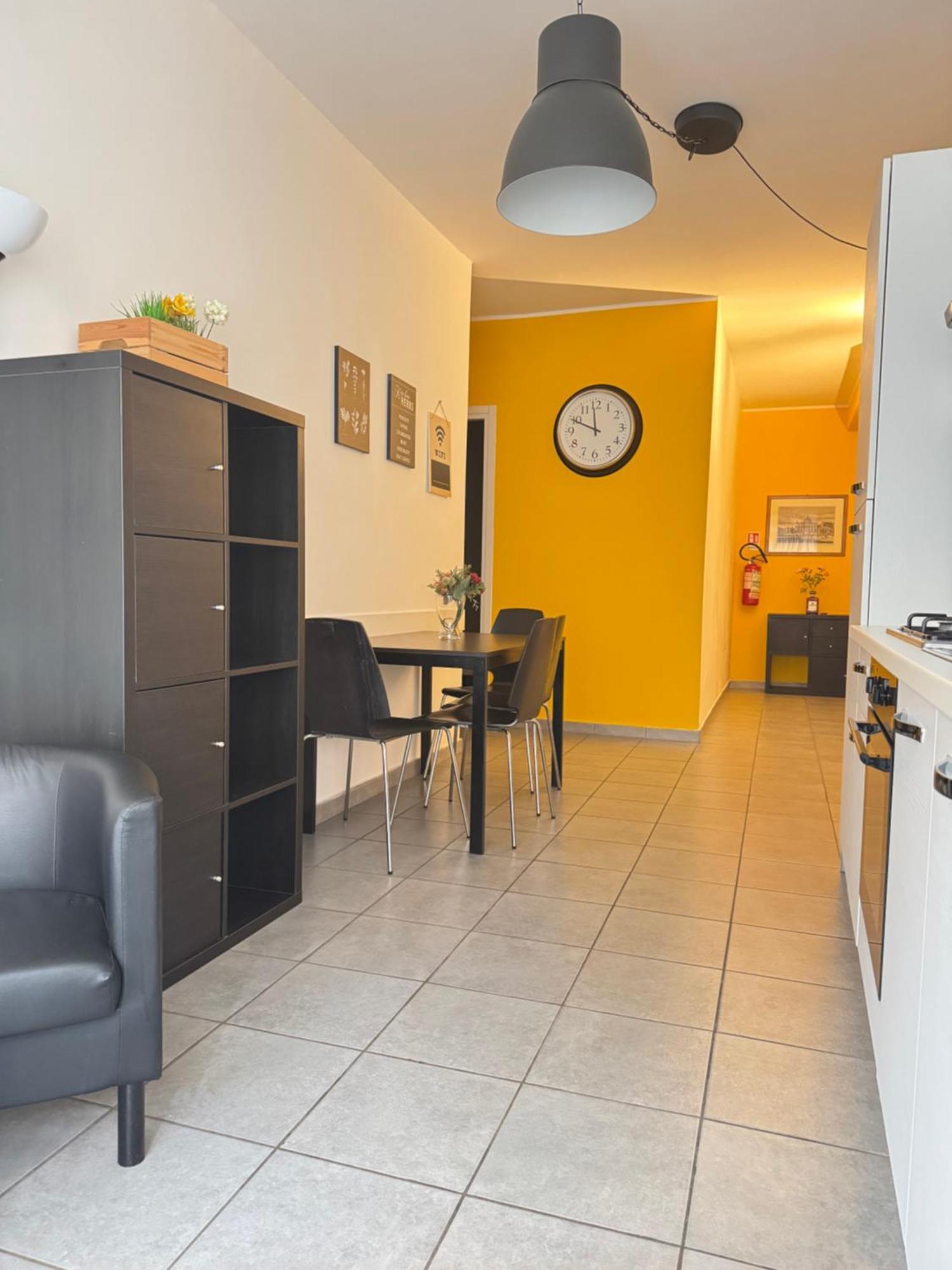 Alexandra Apartment *