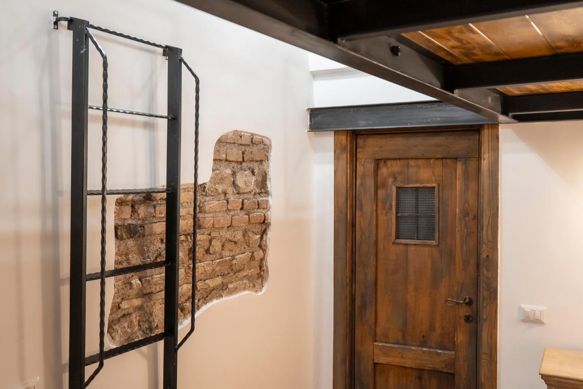 Domus Castle Colosseum - Rione Monti Apartment *