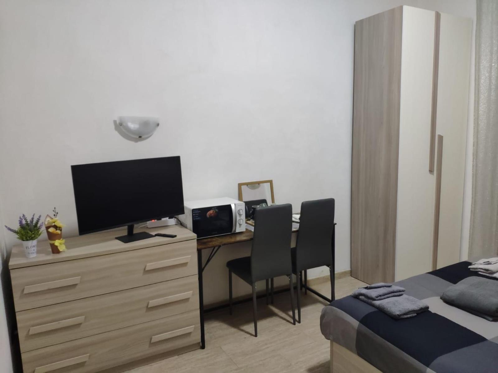 Accommodatie bij particulieren Deluxe - Close To Metro C Torrenova Station Rome