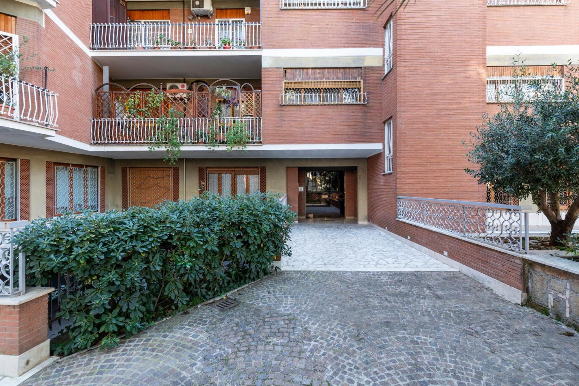 Parco Degli Acquedotti 3bedr Apartment
