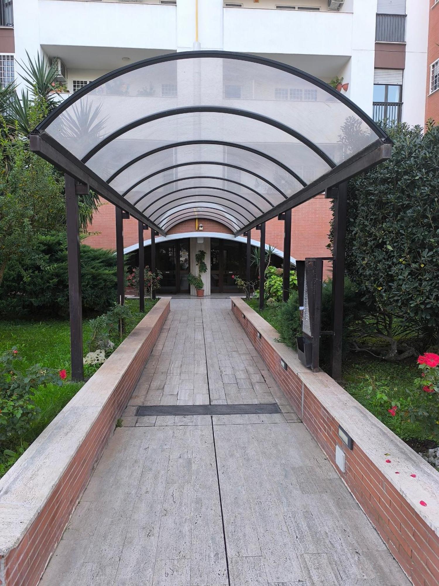 Domus Laurentina - Vicinanze Cecchignola E Metropolitana