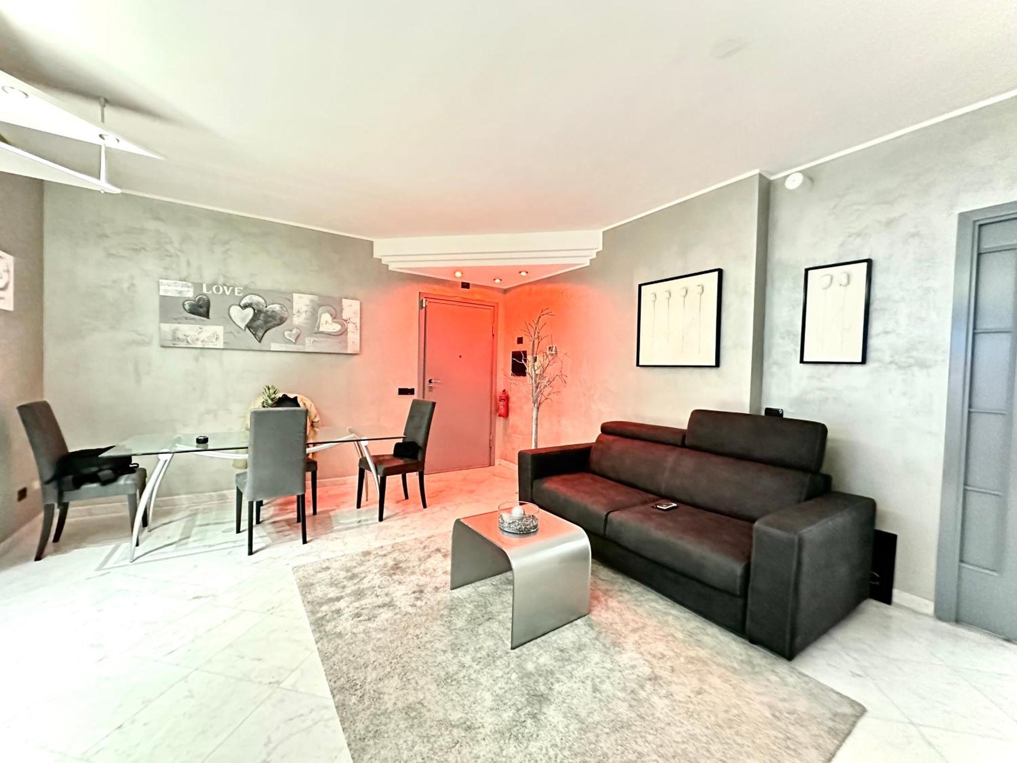 Luxury With And Free Parking Holiday home