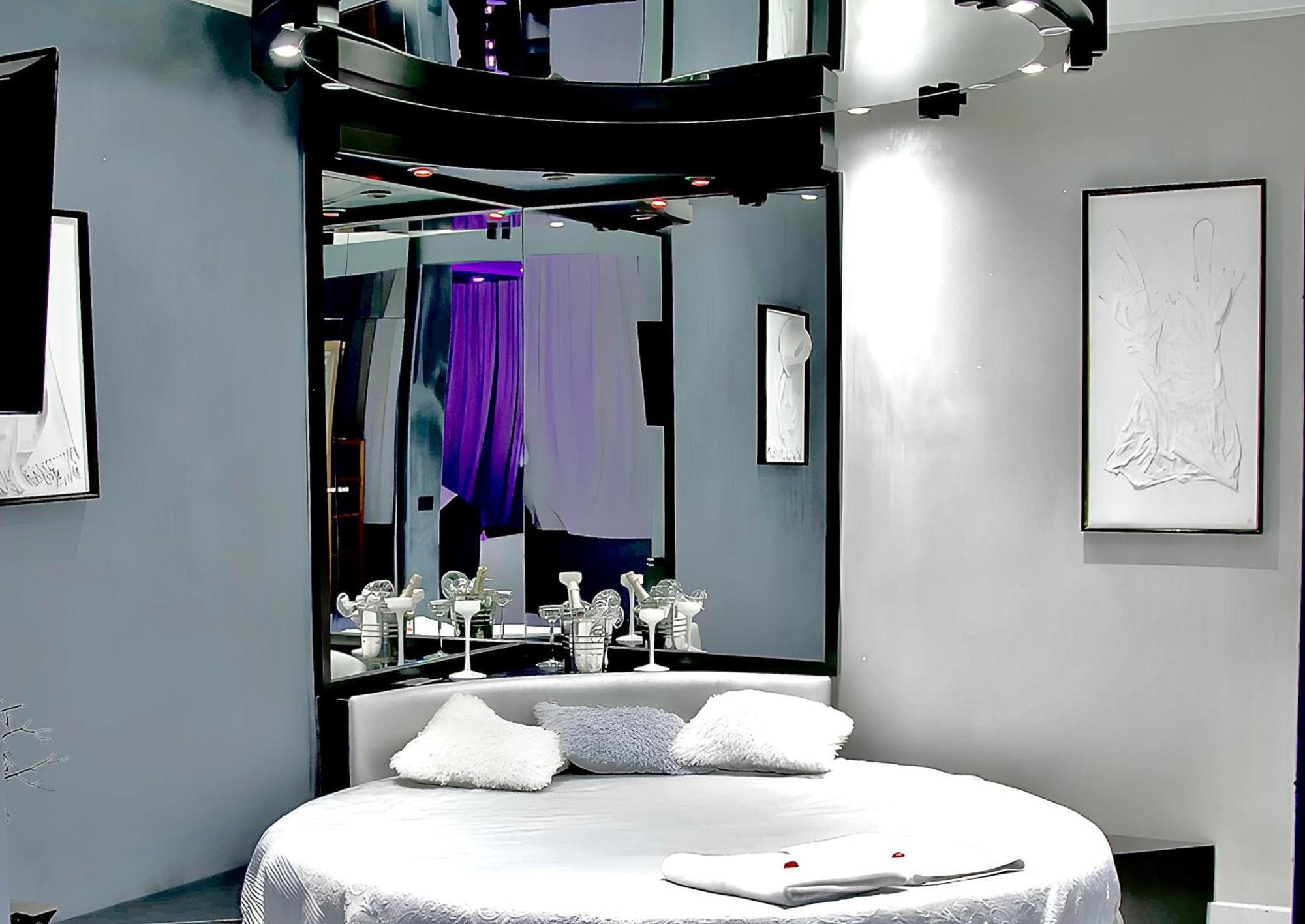 Luxury With And Free Parking Holiday home *