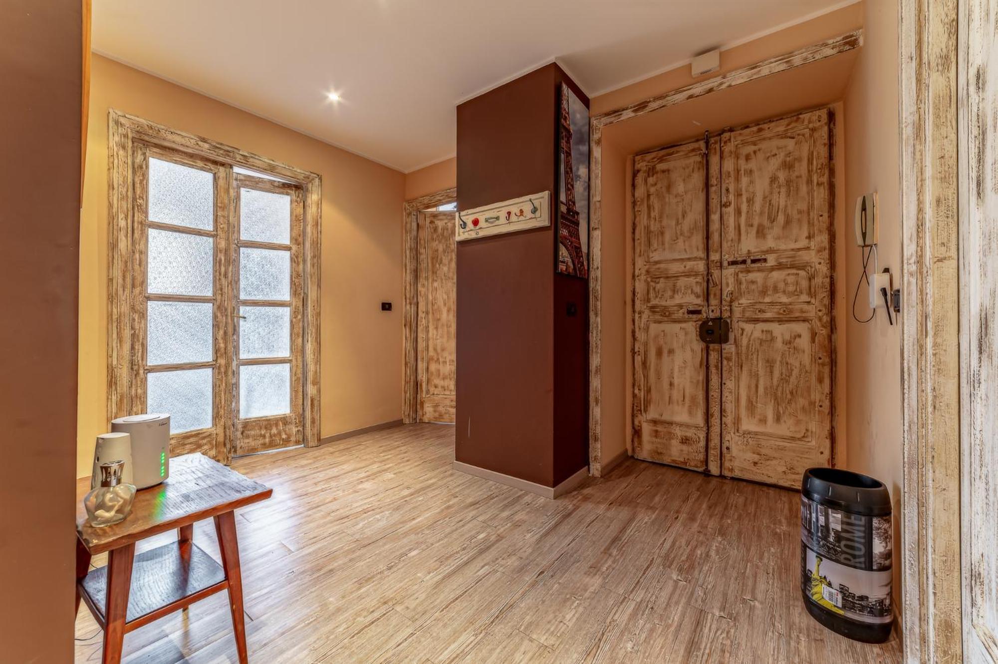 Claudio Flat - Metro Re Di & Wi-fi Apartment *