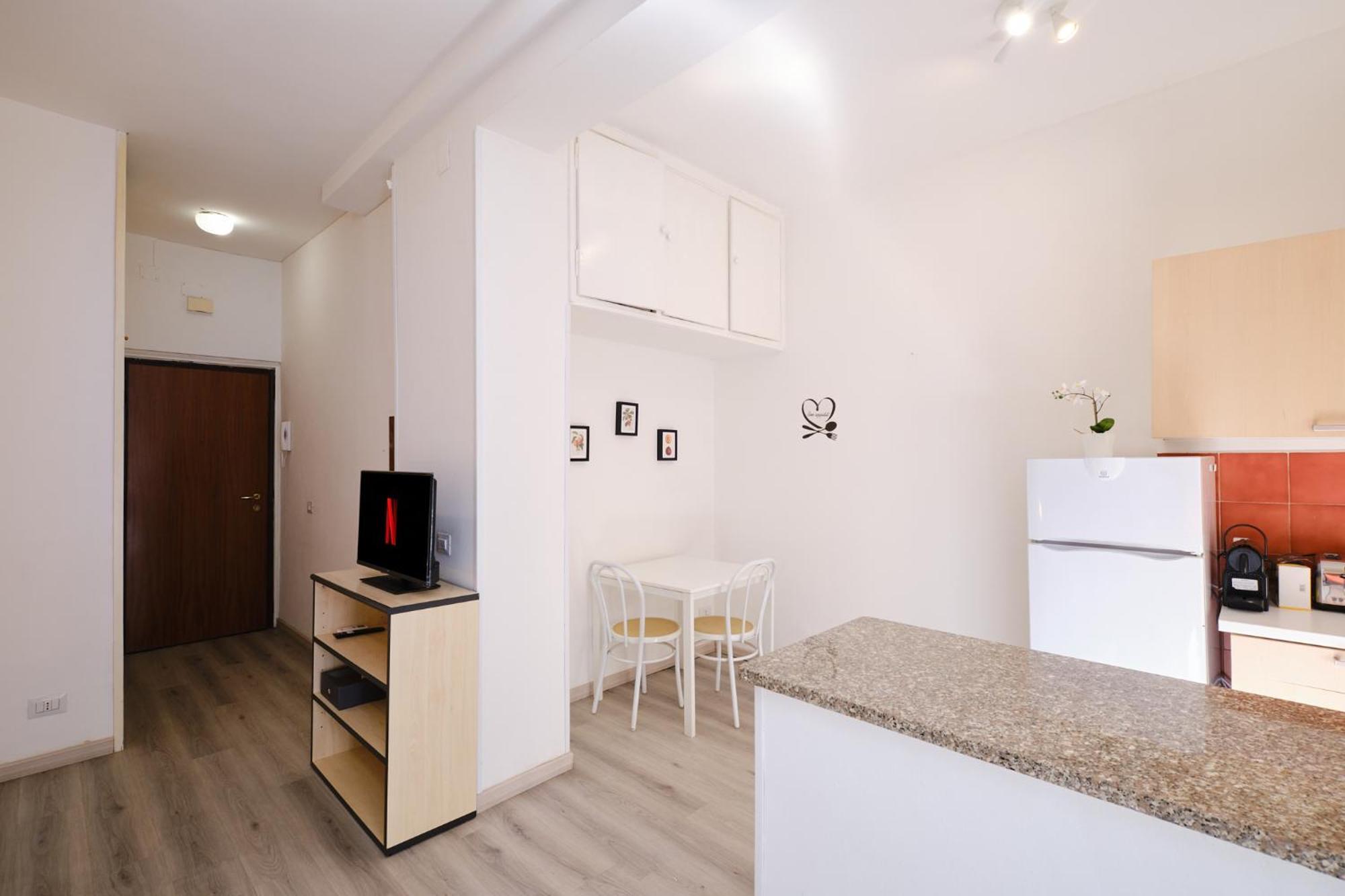 Apartment Tuscolana Blu - Grazioso Monolocale