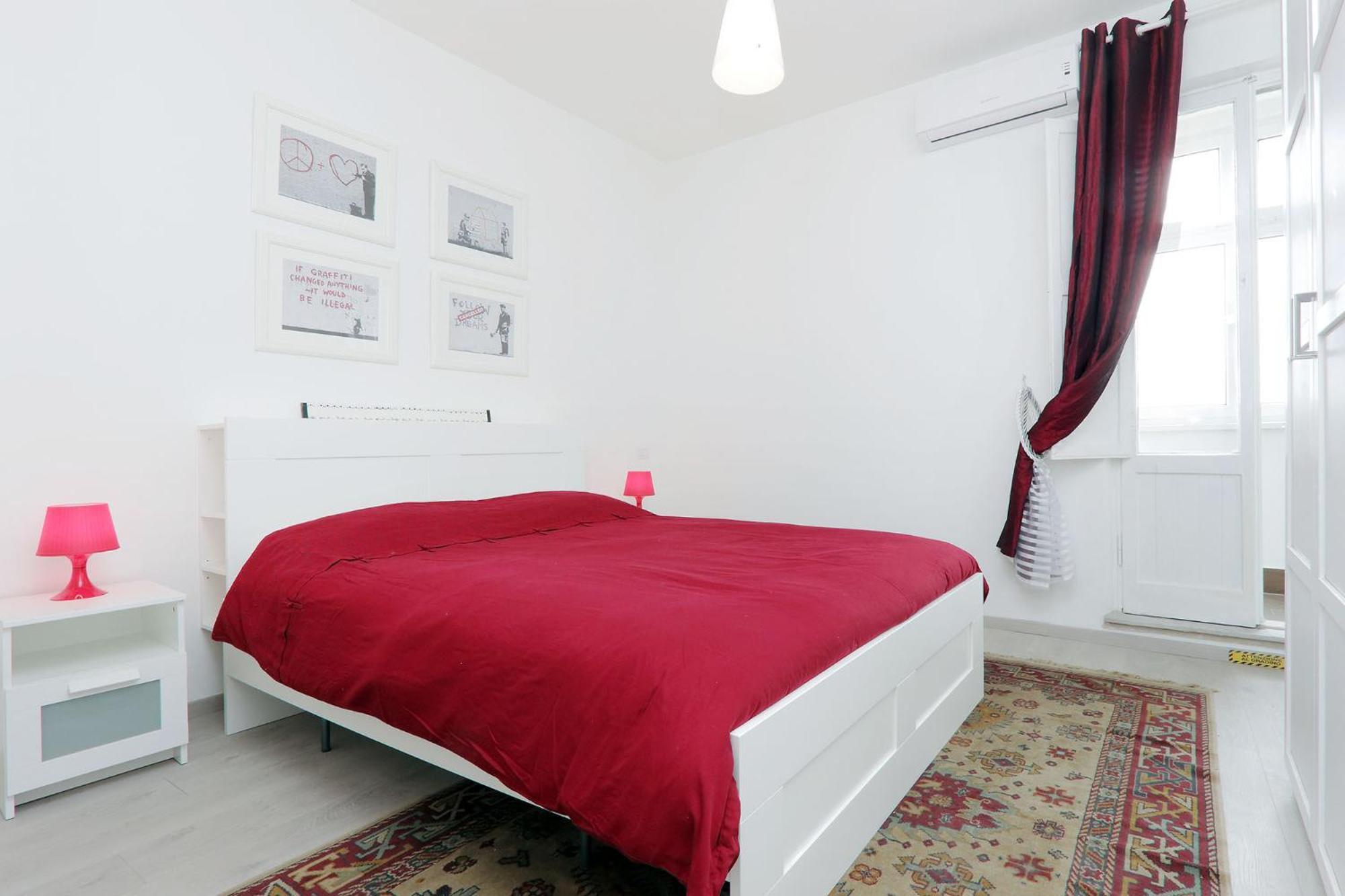 Bright Vatican 2 Bedroom Appartement *