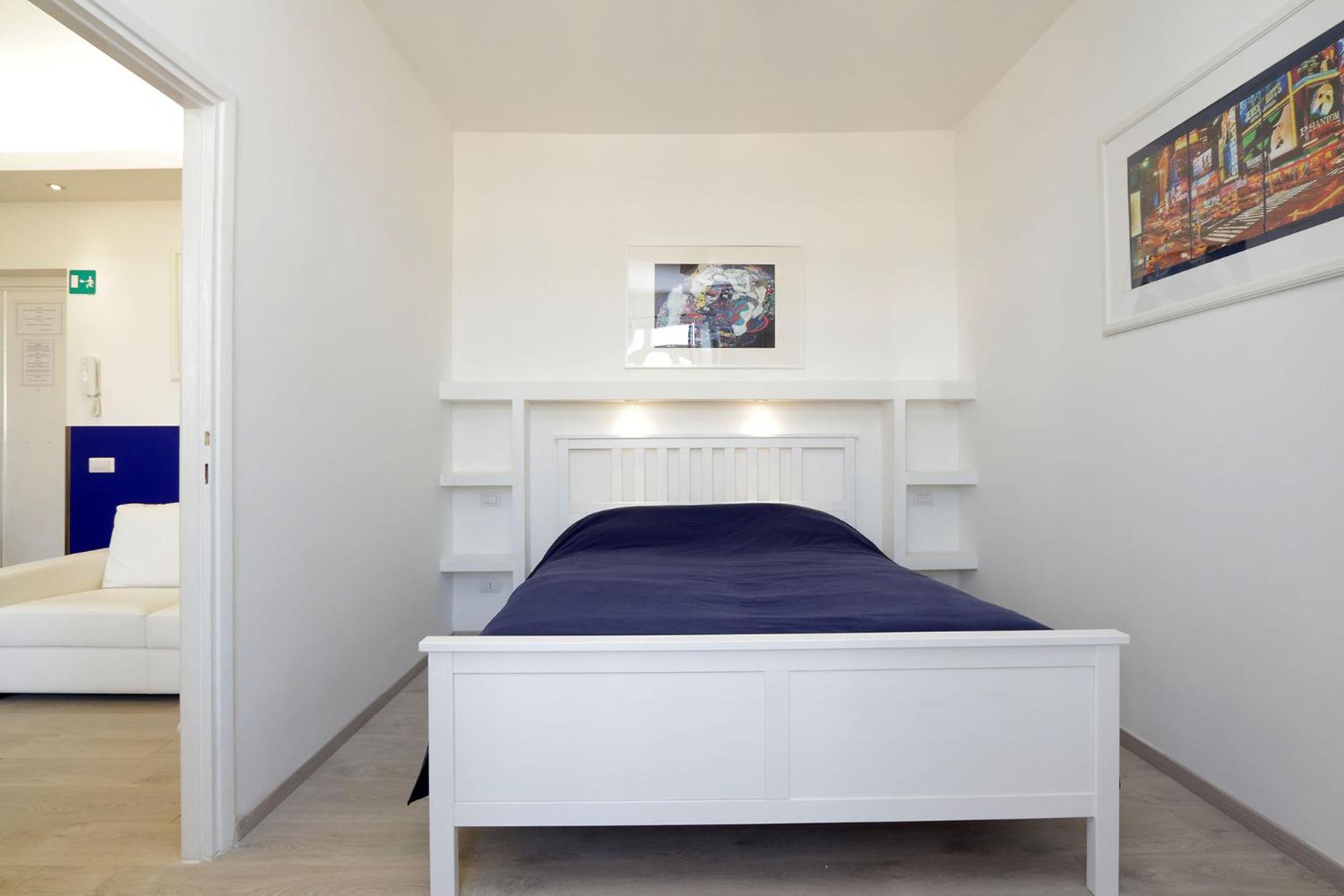 Bright Vatican 2 Bedroom Rome