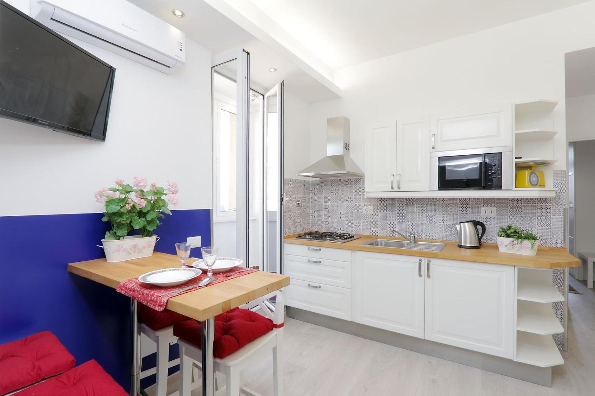 Bright Vatican 2 Bedroom Appartement *