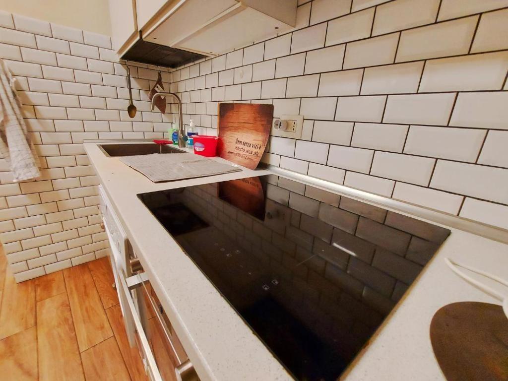 Free Breakfast- Cozy Steps From The Colosseo Apartment Rome