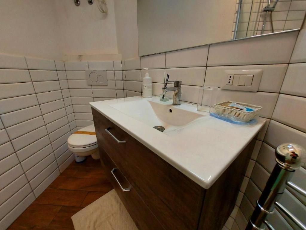 Apartment Free Breakfast- Cozy Steps From The Colosseo Rome