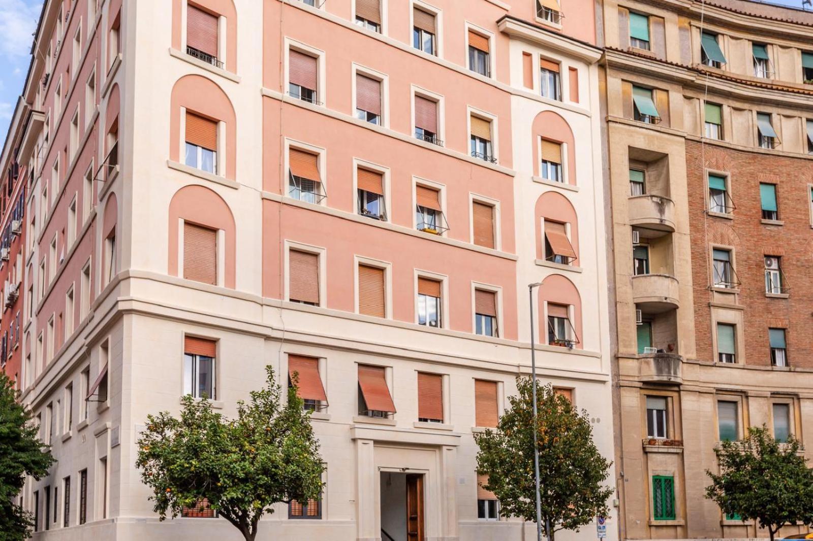 Golden Retreat * Rome