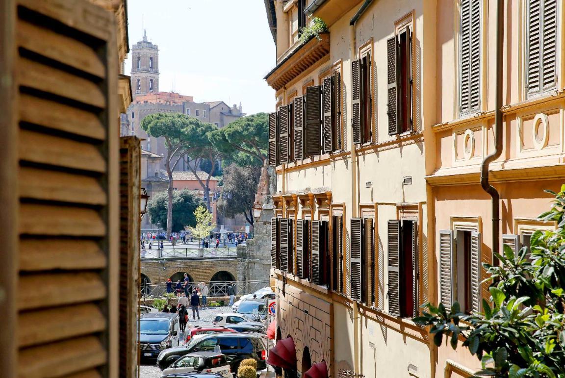 Monti With Charming Terrace Apartment