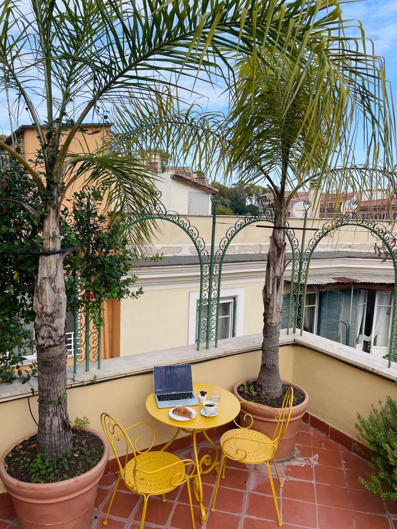 Terrazza Munira Trastevere 2*