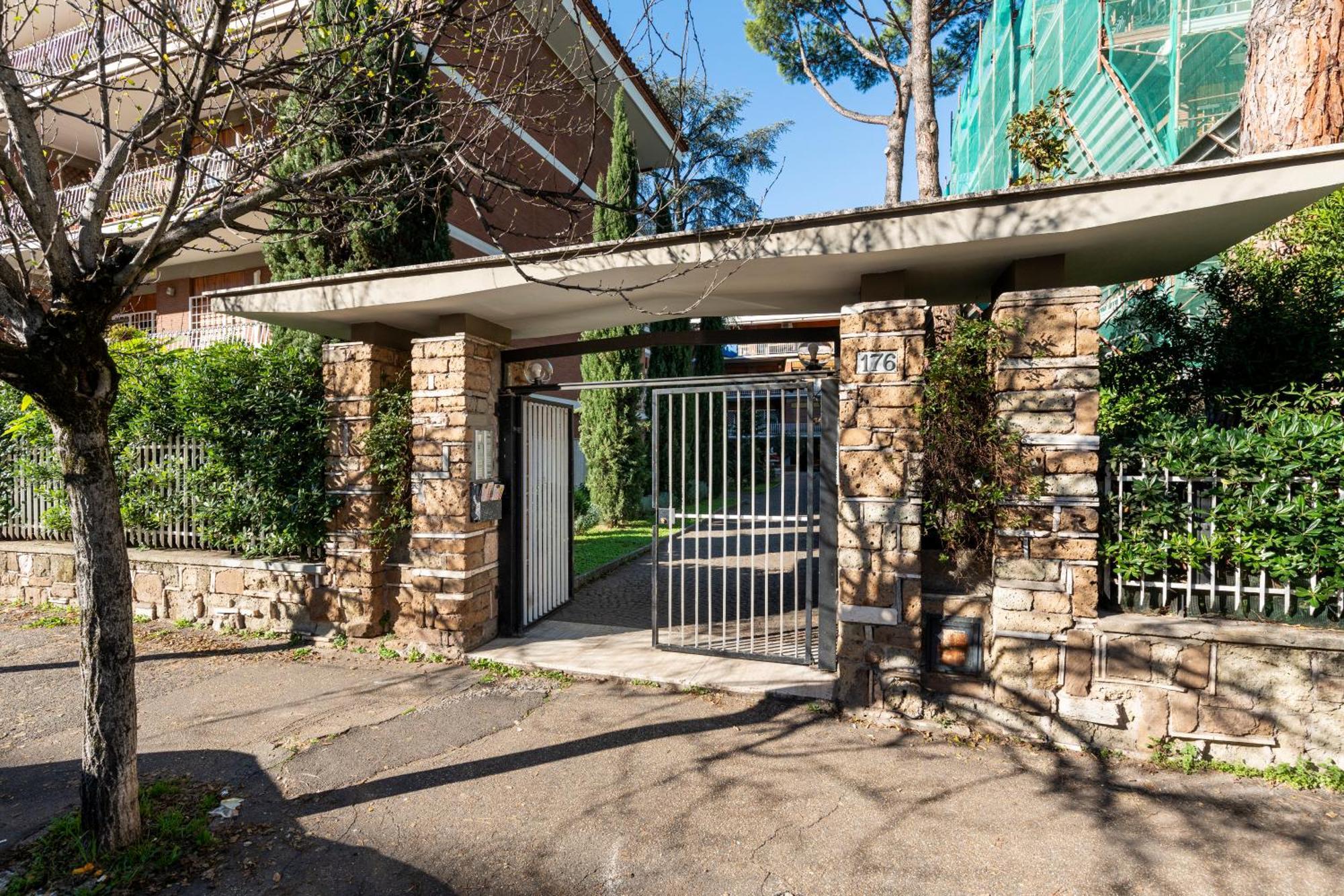 Parco Degli Acquedotti 2bedroom Apartment Rome