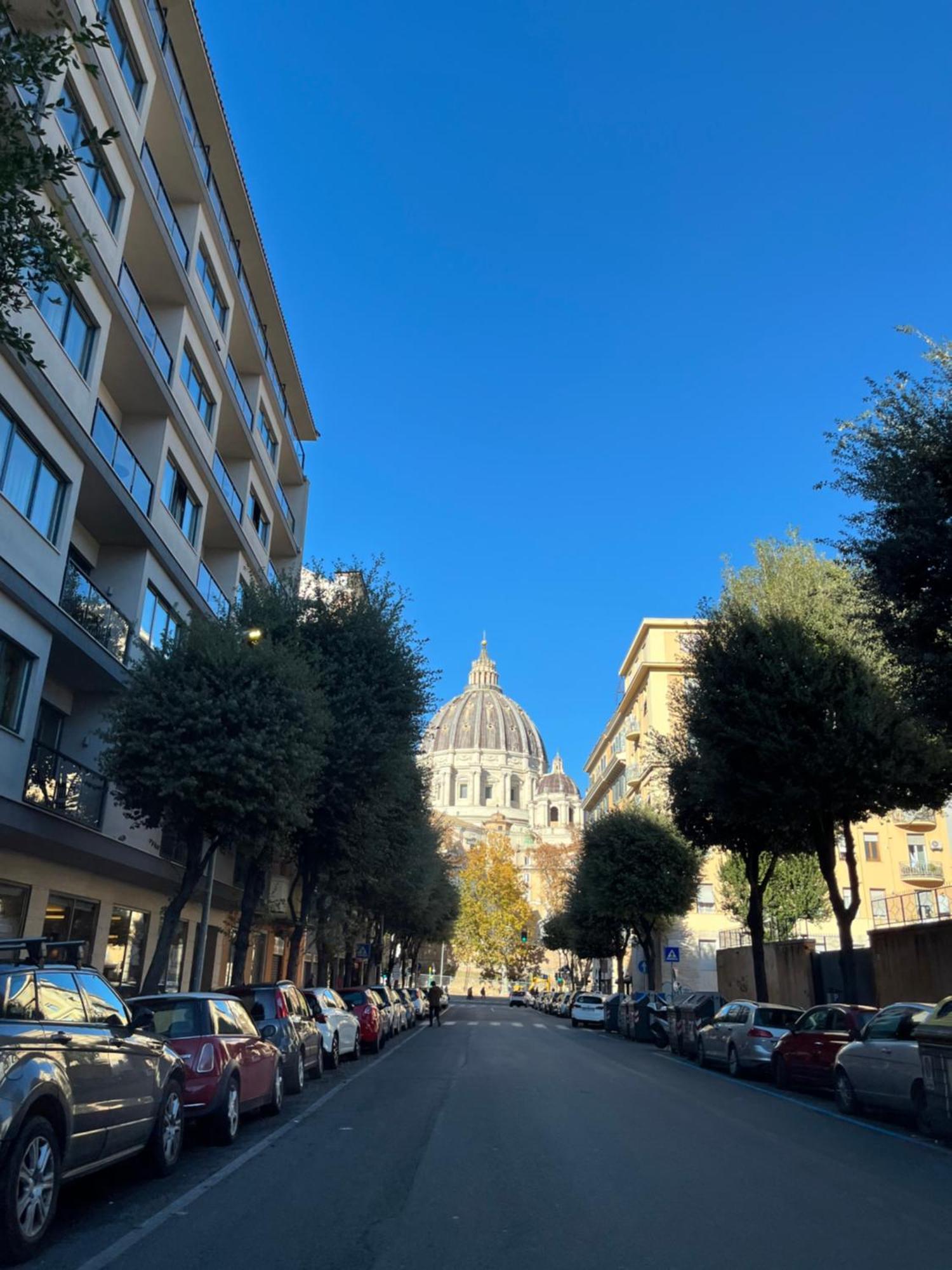 Stazionesanpietro53 Roma