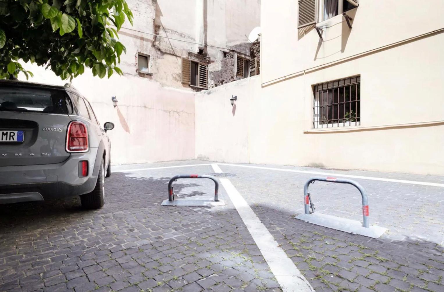 Trasteverehome - Artists Loft With Private Parking In Trastevere Holiday home