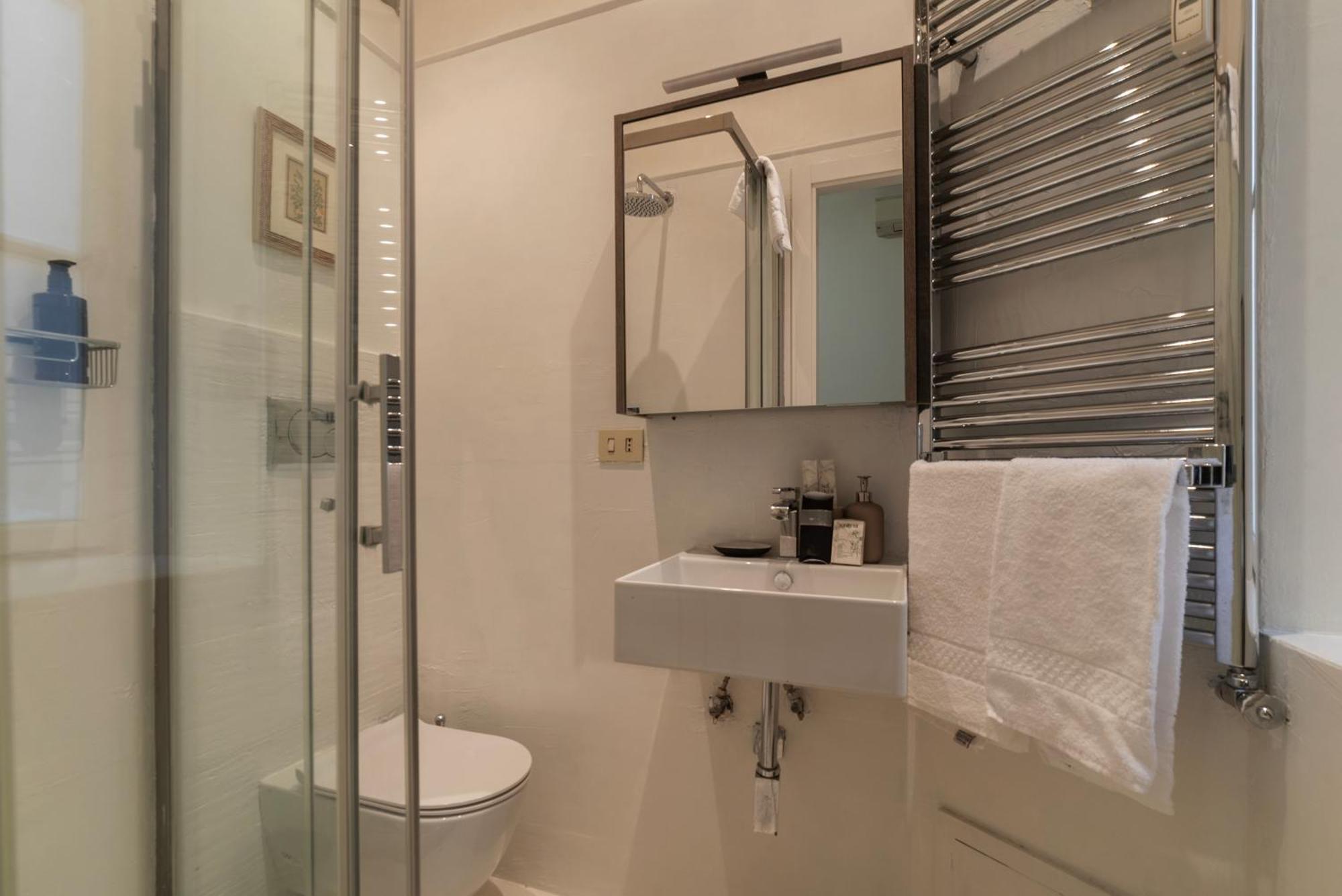 Apartment Joivy Charming 3br Flat Near The Vatican Rome
