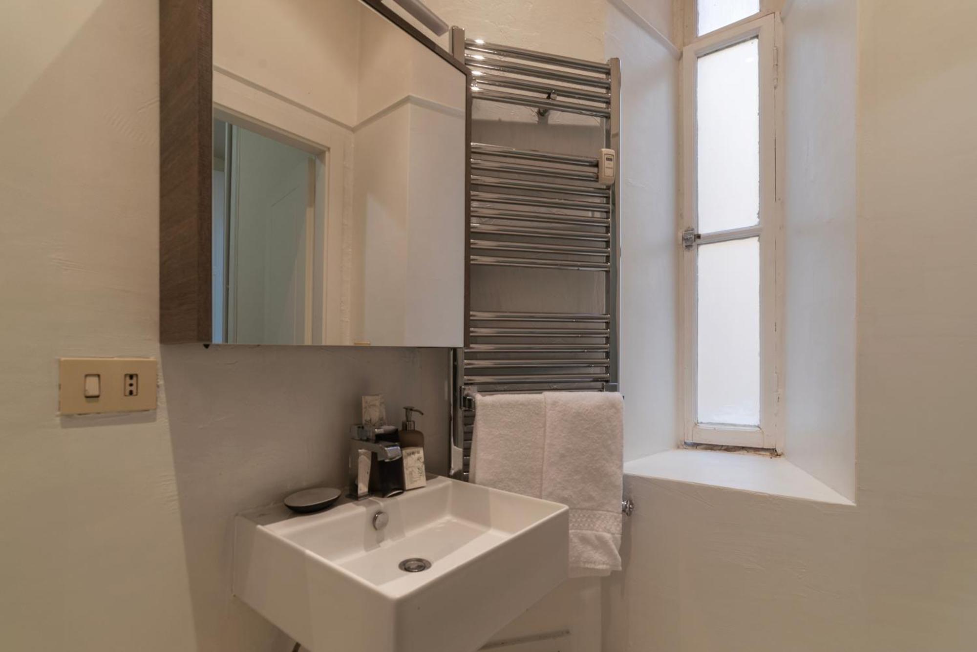 Apartment Joivy Charming 3br Flat Near The Vatican
